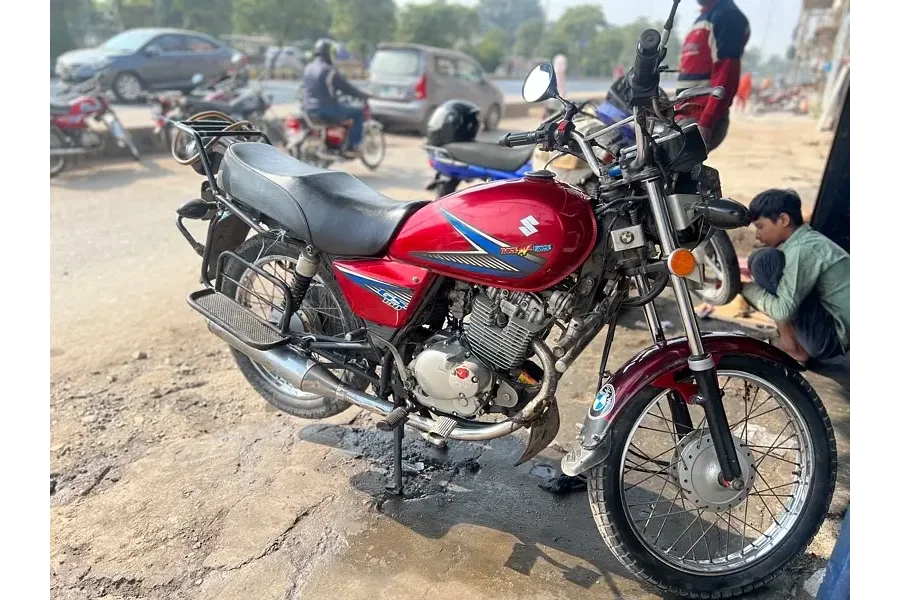 Suzuki GS 150