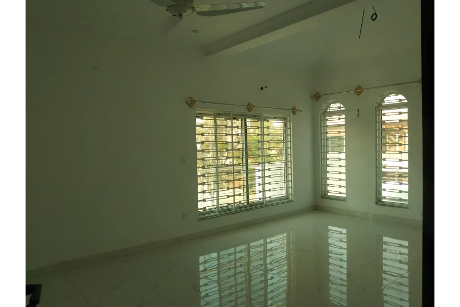 1 کنال ڈیزائن کا بالکل نیا مکان کرایہ پر