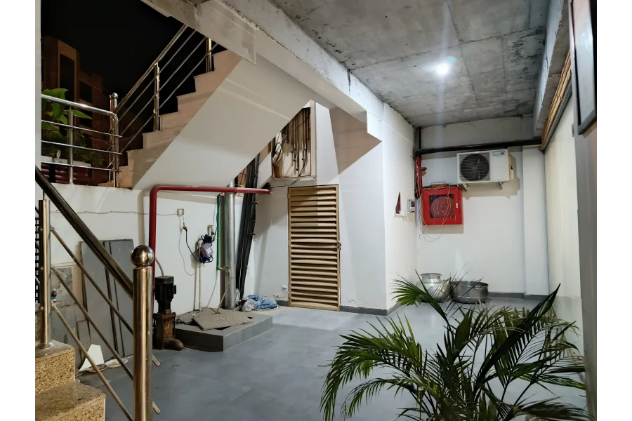 لوئر گراؤنڈ شاپ کرایہ پر