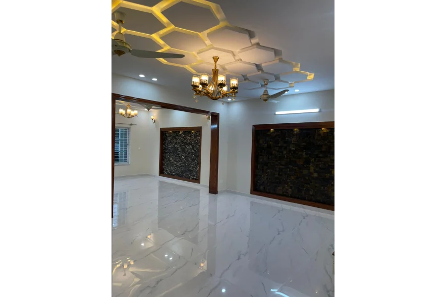 مکان برائے فروخت جی 13