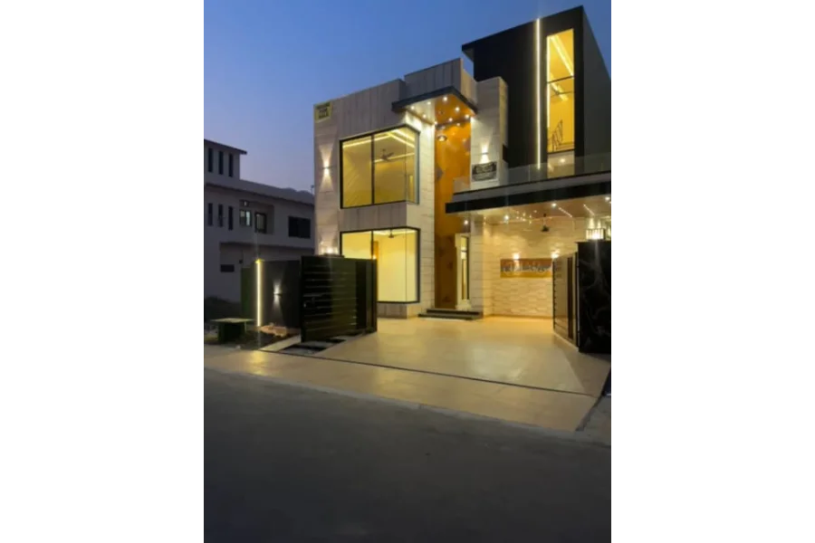 سینٹرل پارک ہاؤسنگ سکیم میں 10 مرلہ مکان برائے فروخت