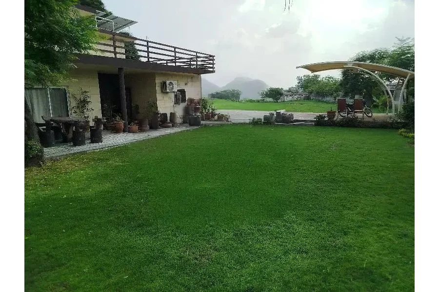 4 Kanal Furnished Farm House for rent