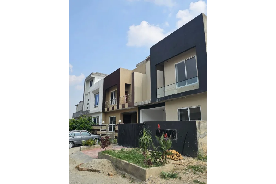 5 مرلہ ڈبل سٹوری سنگل یونٹ ہاؤس برائے فروخت