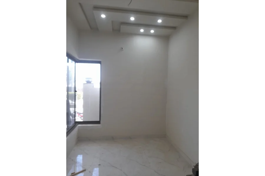 بالکل نیا وی آئی پی پارک فیسنگ ہاؤس برائے فروخت دستیاب ہے۔