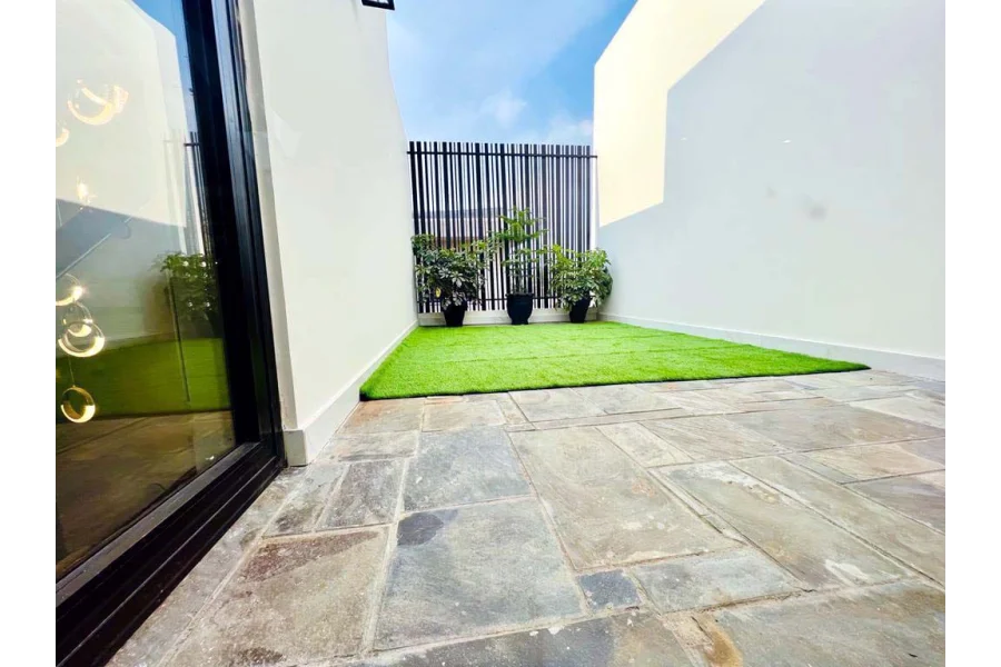 1 Kanal House Available for sale