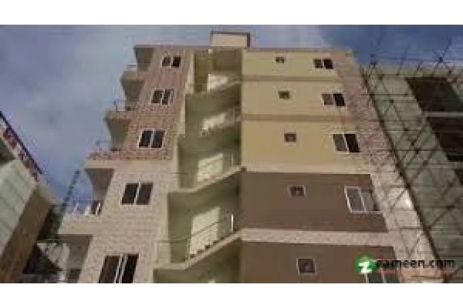 نفیس مینشن میں فلیٹ اور دکانیں دستیاب ہیں۔