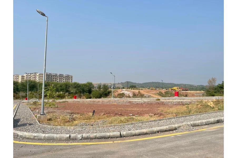 8 marla Plot no 6 for sale