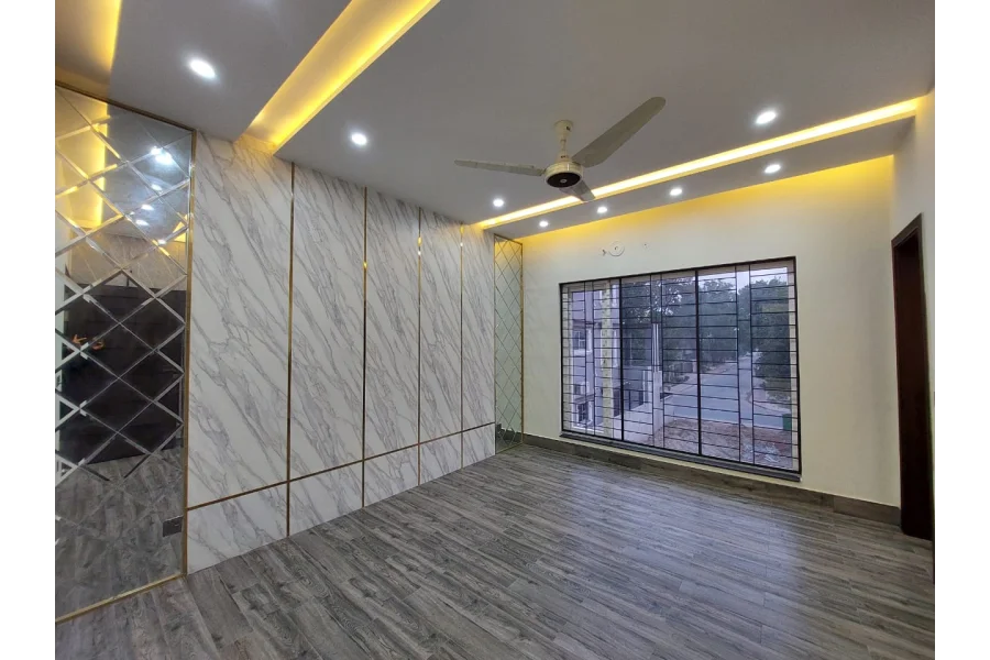 10 marla house for Sale in Bahria Town lahore