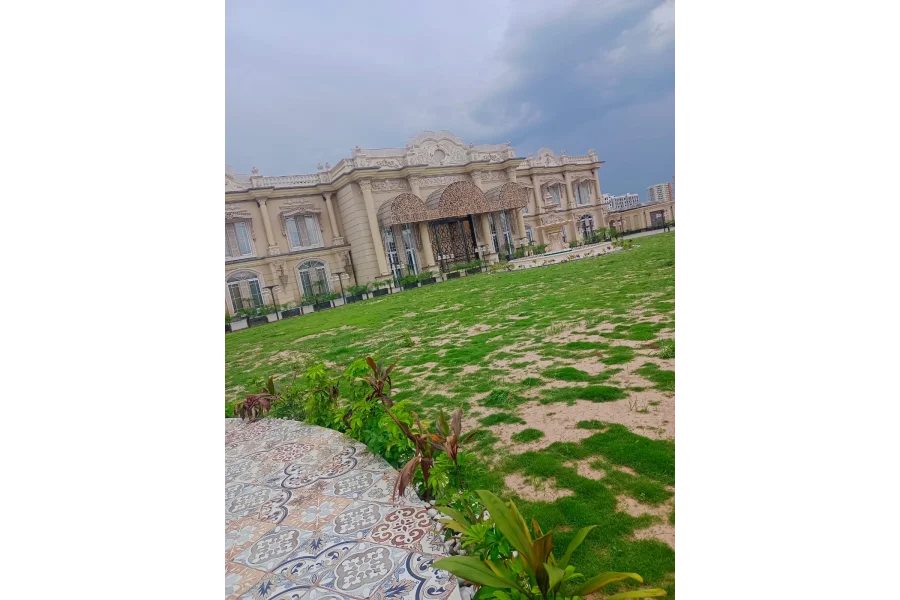 10 kanal Royal Palace for Sale in Gulberg green Islamabad