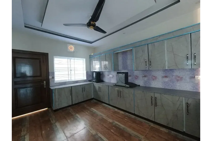 بالکل نیا 1 کنال گھر