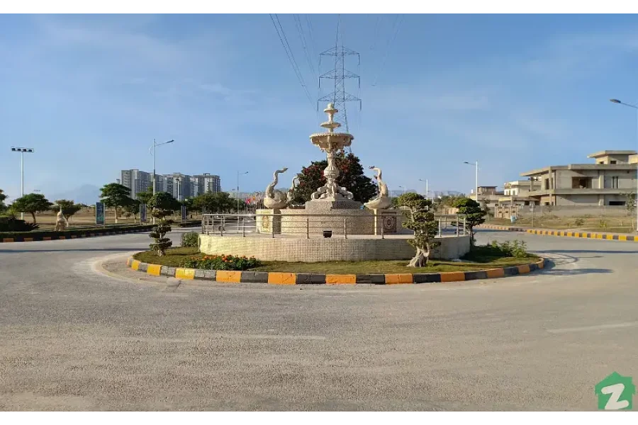 8 Marla Commercial Plot Available For Sale.