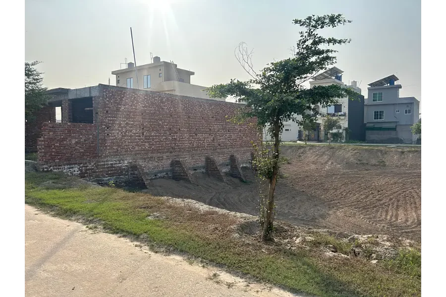 10 Marla Residential Plot in Crystal Block, Park View City