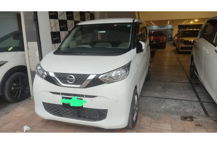 نسان ڈیز فروخت کے لیے دستیاب ہے۔