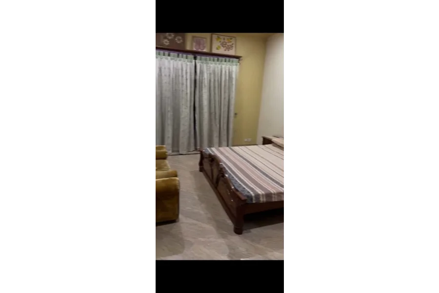 10 Marla used house for sale new Shaheen block, Bahria Town Lahore