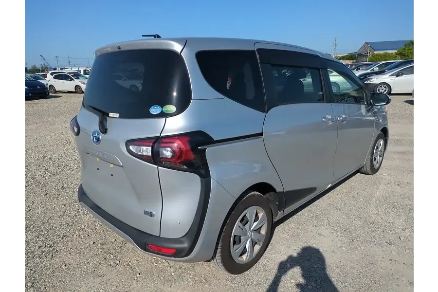 Toyota Sienta G