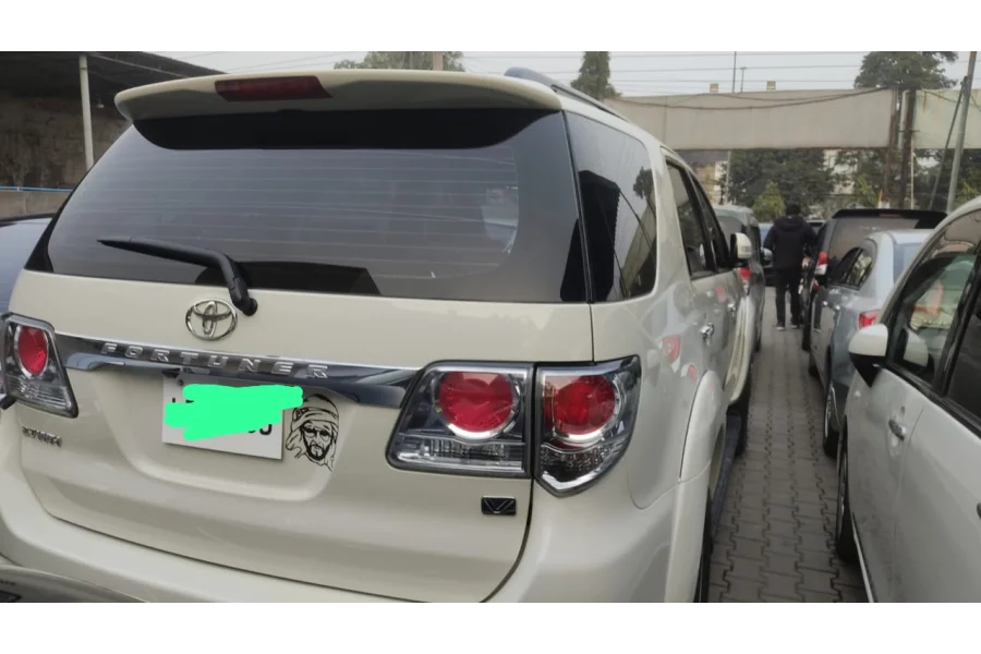 TOYOTA FORTUNER 2013 MODEL AVAILABLE FOR SALE