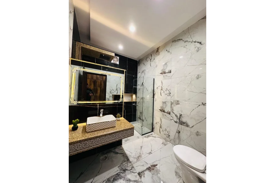 1KANAL ROYAL ORCHARD DOUBLE UNIT HOUSE AVAILABLE FOR SALE