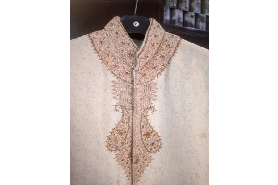 تاج پورہ سکیم لاہور کینٹ میں برانڈڈ شیروانی برائے فروخت