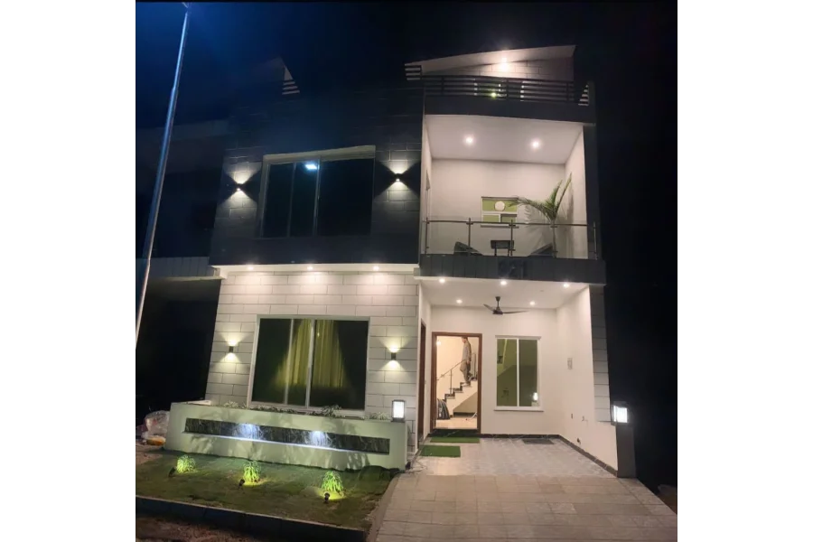 20 Marla Fully Renovated Boulevard House Available For Sale