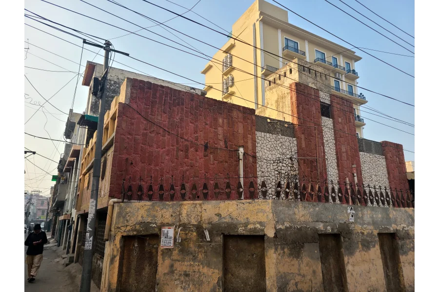 8.5 Marla Prime Location House for Sale Ideal for Commercial Use