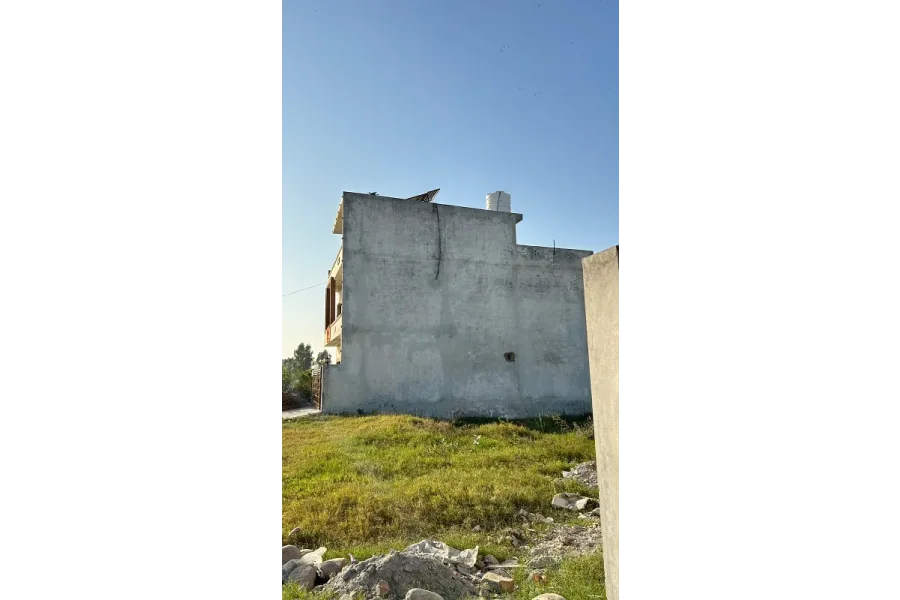 بہترین جگہ پر 5.5 مرلہ پلاٹ 3 سال کی آسان اقساط پر