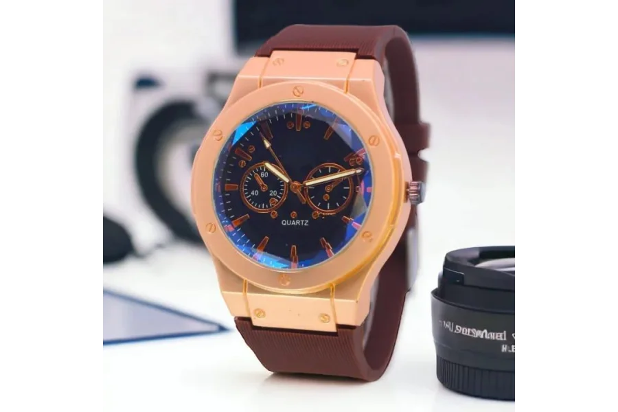 Men&#39;s Movement : Quartz, Water Resistant Watch