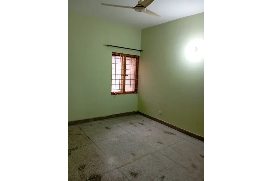 G 11/3 ہاؤسنگ فاؤنڈیشن C قسم کا فلیٹ برائے کرایہ گراؤنڈ فلور 3 بیڈ