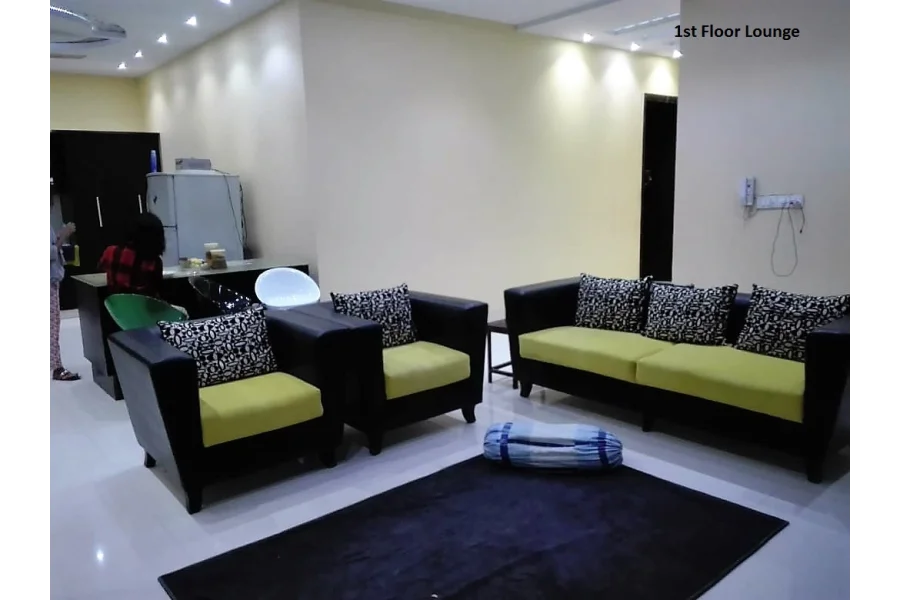 مکان 400 مربع گز گراؤنڈ پلس پہلی منزل 6 بیڈز ڈی ڈی ان گیٹ 1 پی آئی اے سوسائٹی