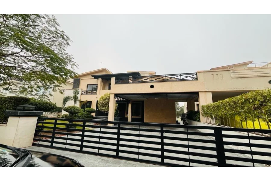 Zaryab Mark & Developers offer 2 Kanal Bungalow For Sale