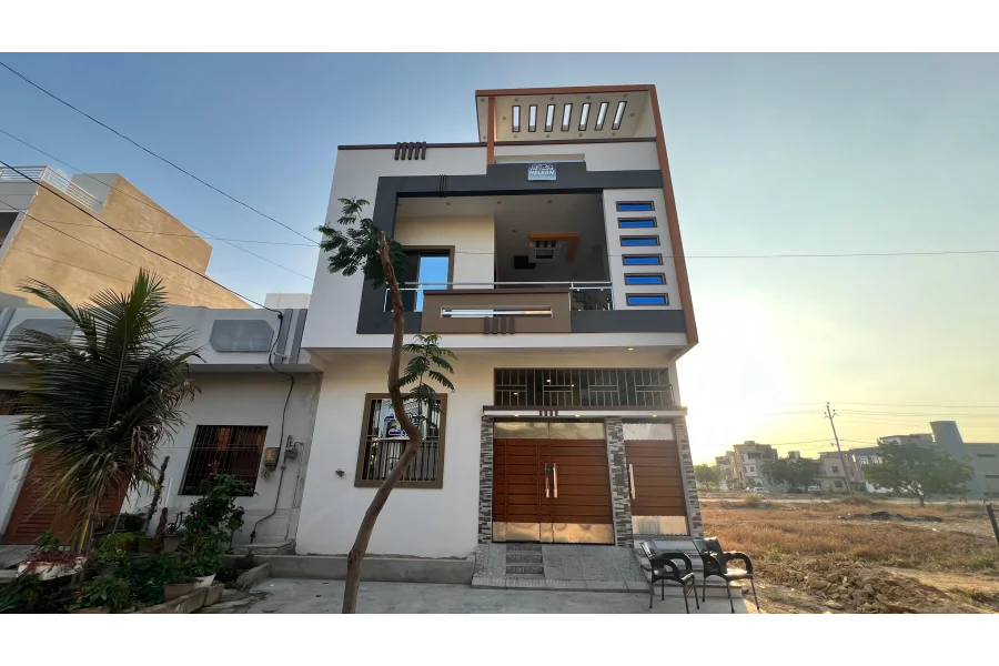 HOUSE FOR SALE IN SECTOR Q3  EAST OPEN   40 FT ROAD