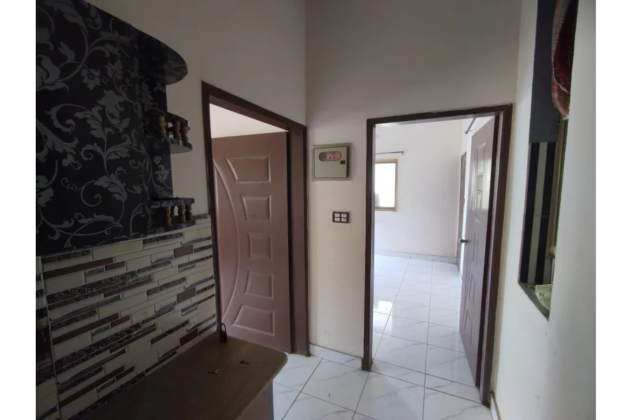 2 بیڈ لاؤنج پہلی منزل کا کارنر 650 مربع فٹ برائے فروخت