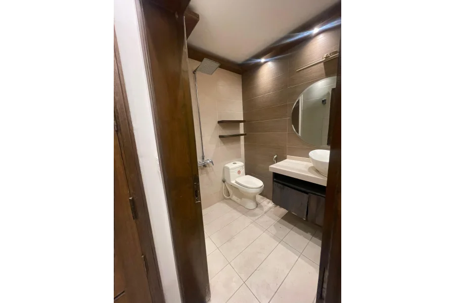 1800 مربع فٹ مکان برائے فروخت