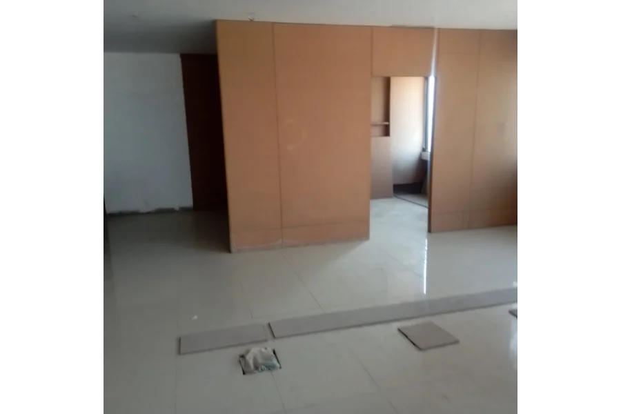 پرائم لوکیشن میں آفس اسپیس برائے فروخت!