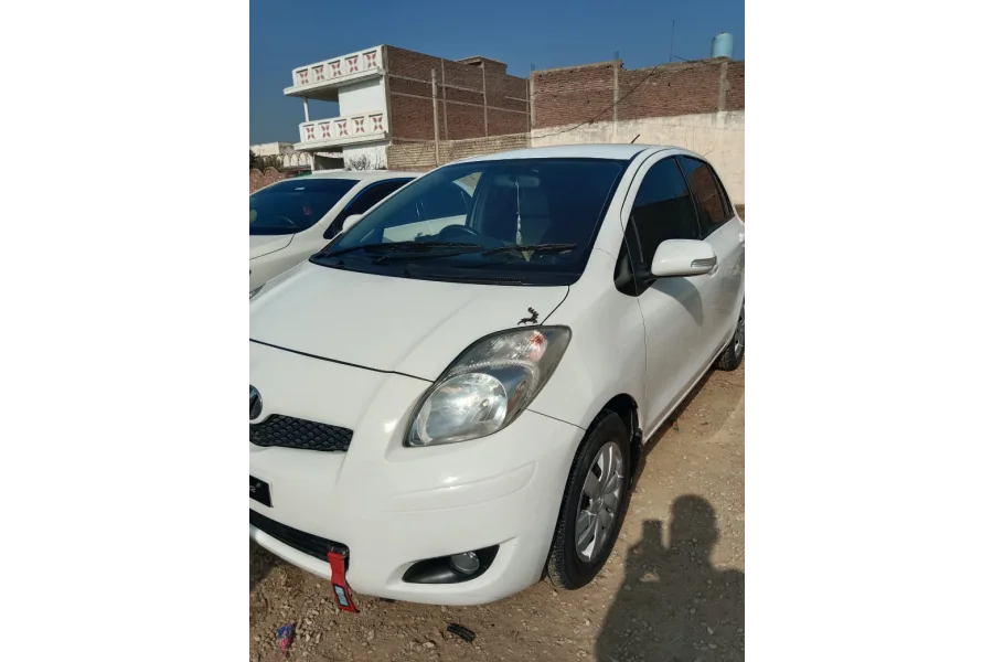 Model 2010 vitz  for sale