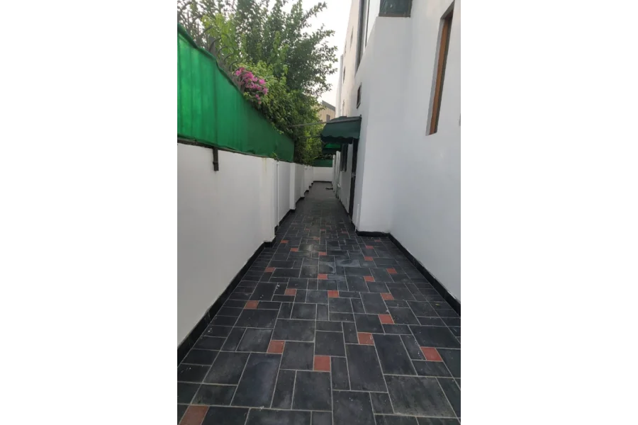 1 Kanal House for Sale in DHA Lahore