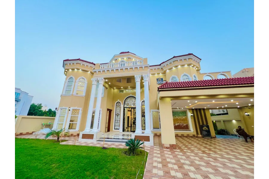 ویلنسیا ٹاؤن، لاہور میں 2 کنال مکان برائے فروخت