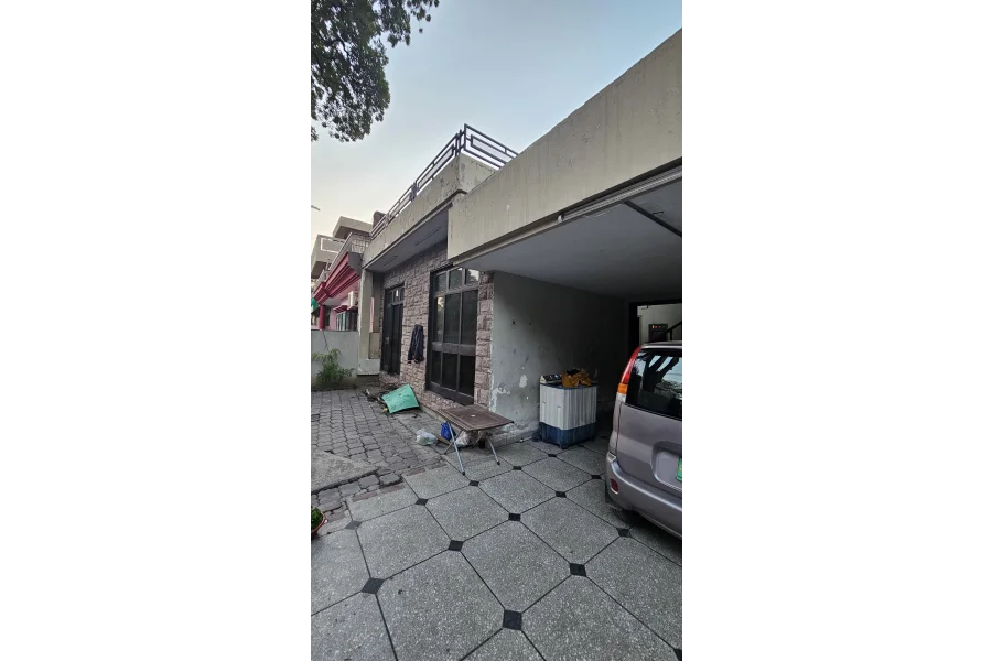 3 Bed Room Old house for Sale, DHA Phase 1, Lahore