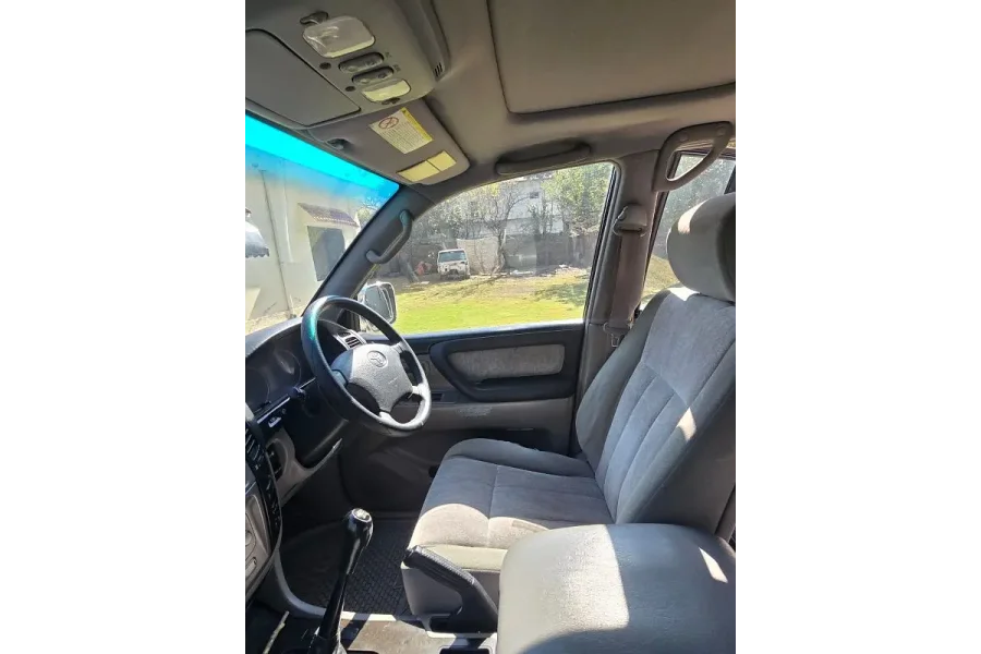 Toyota Land Cruiser 2004 model