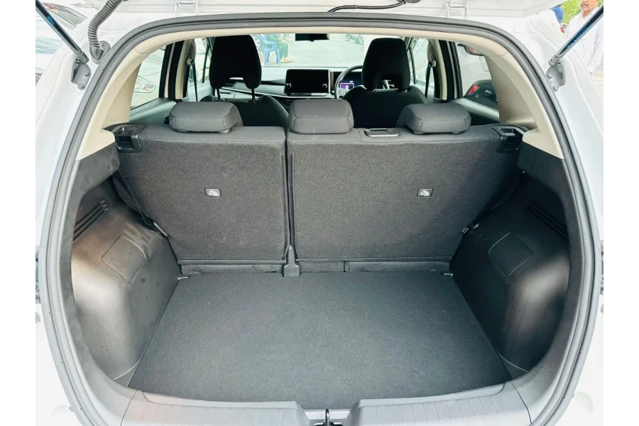 Nissan Note E power X فروخت کے لیے دستیاب ہے۔