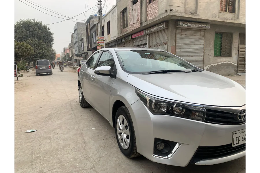 toyota corolla Gli 1.3 model 2017