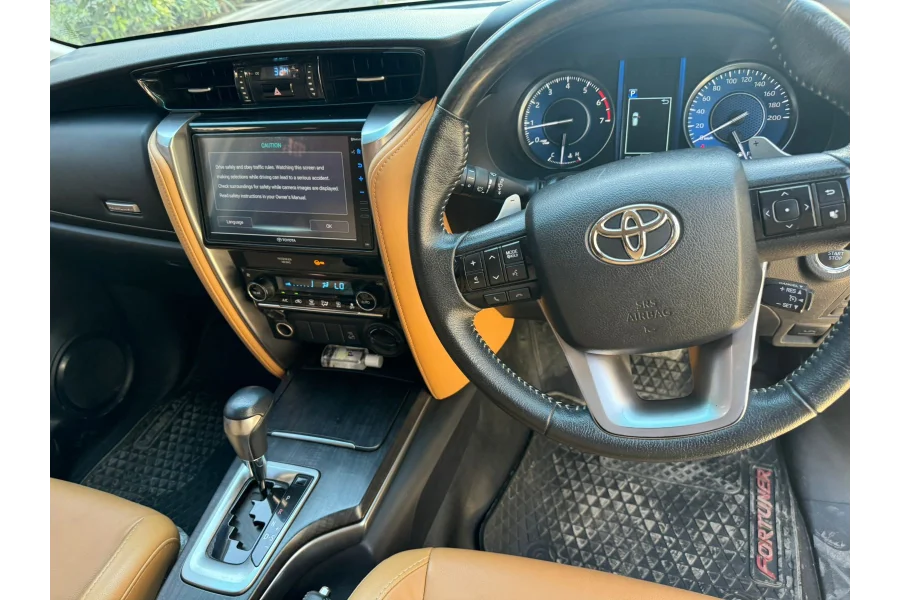 Toyota Fortuner for Sale in Karachi