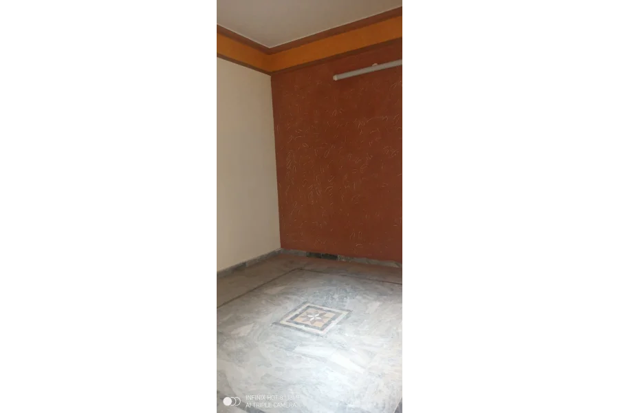 3 مرلہ مکان کرایہ پر دستیاب ہے۔