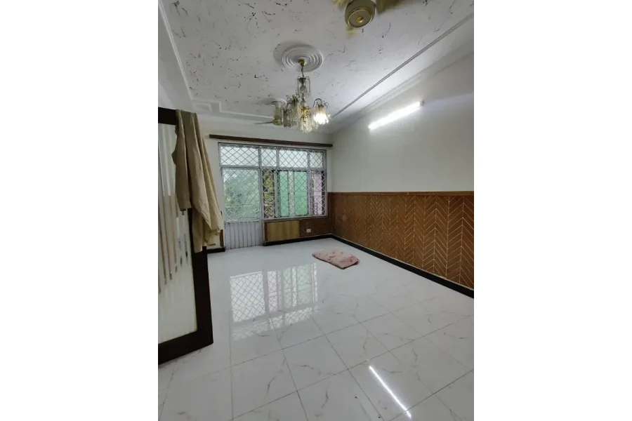 Flat For Sale in I9