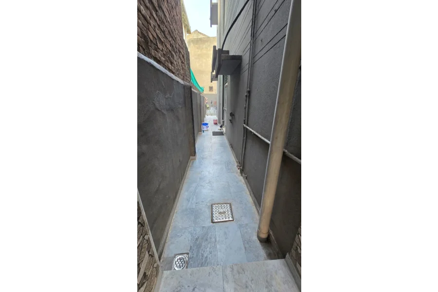 10 marla triple story house for sale