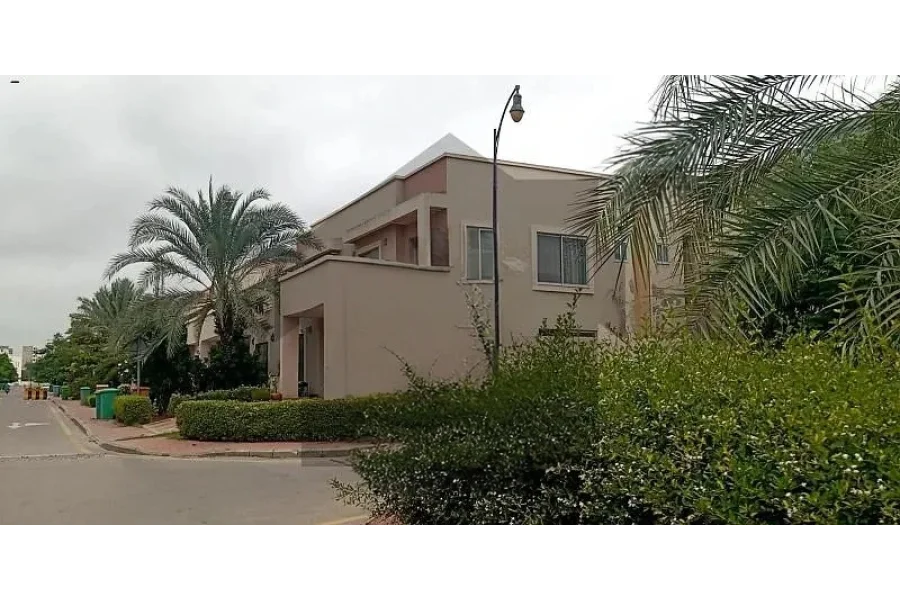 Quaid Villas 200sq Yard Close To Entrance Of BTK 3 Bed One Unit Villas