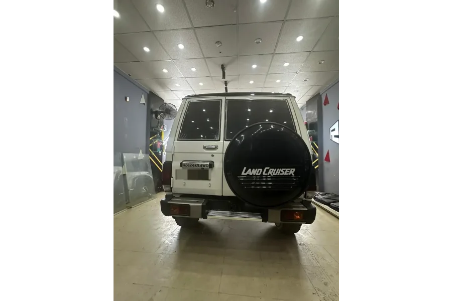 ٹویوٹا لینڈ کروزر 1987 | 1991