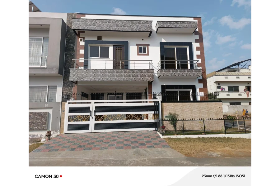 7 marla corner house for sale