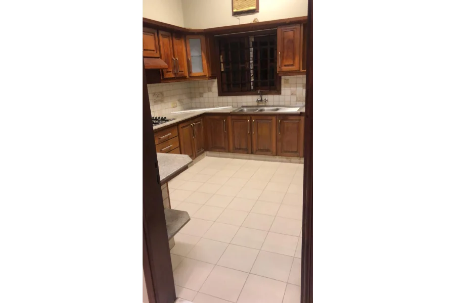 نشاط کمرشل، ڈی ایچ اے فیز 6 کراچی میں فلیٹ کرایہ پر دستیاب ہے۔