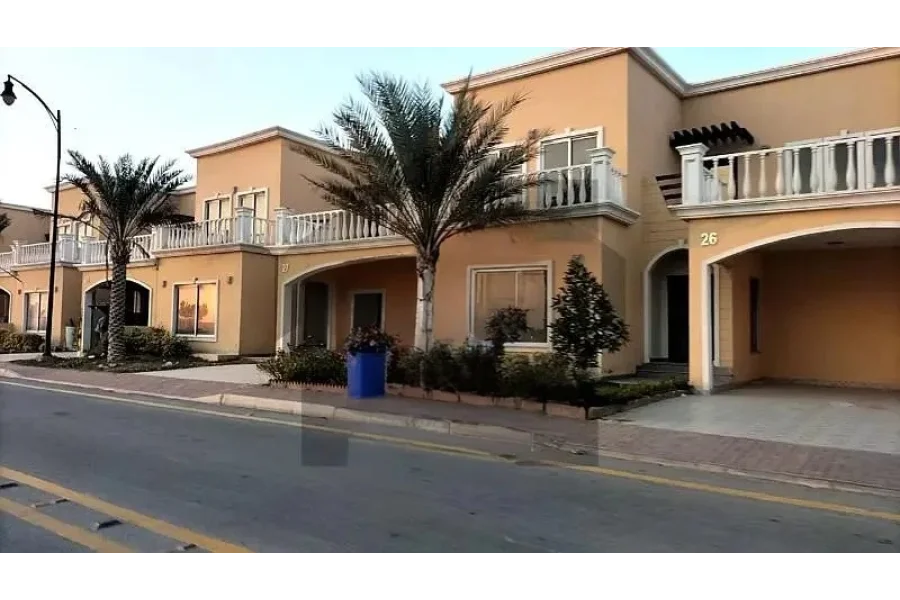 350sq yd 4Bed DDL Sports Villa with 100sq yd بیک یارڈ LAWN برائے فروخت