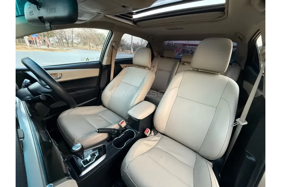 Toyota Corolla Altis Grande CVT-i 1.8 2015